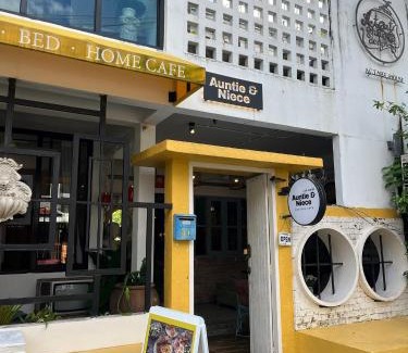 Talat Yai Maison | Auntie & Niece PHUKET