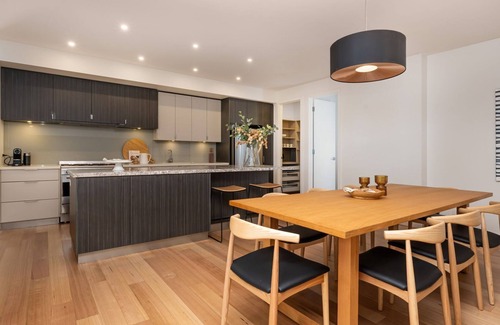 Sandringham Maison | Aura Family Home by the Bay
