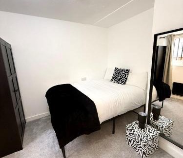 Custom House Maison | Auracasa Monarch suite