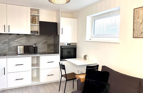 Custom House Maison | Maison-Salle de bain privée séparée-Moderne-Terrasse