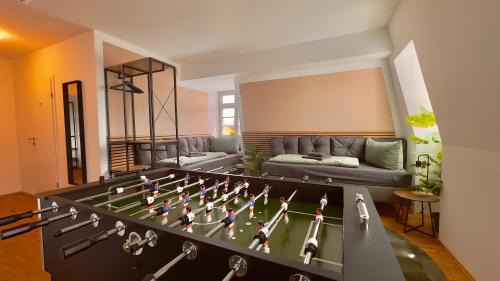 Merseburg Appartement | AuraLoft - 3 Zimmer, 2 Bäder, 2 Parkplätze, Balkon & Aufzug