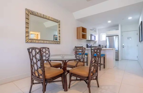 Jaburibari Appartement | Aurba Sun and Sand: 2-bedroom apartment in welcoming Noord with WiFi, AC, Gym
