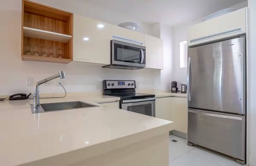 Jaburibari Appartement | Aurba Sun and Sand: 2-bedroom apartment in welcoming Noord with WiFi, AC, Gym