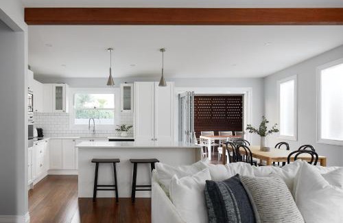 The Junction Maison | Austin Cottage - Pet friendly!