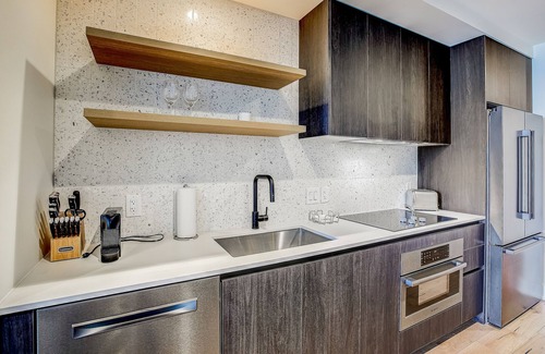 Rainey Street Historic District Copropriété | Austin hideaway in the heart of the city with rooftop pool, terrace, and gym