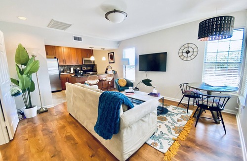 Allandale Copropriété | Austin Style Extended Stay Close to Everything