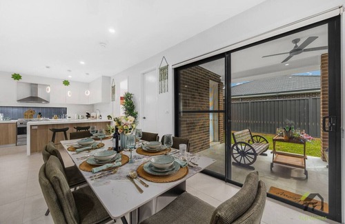 Austral Maison | Austral Five-bedroom, Two-story Detached House
