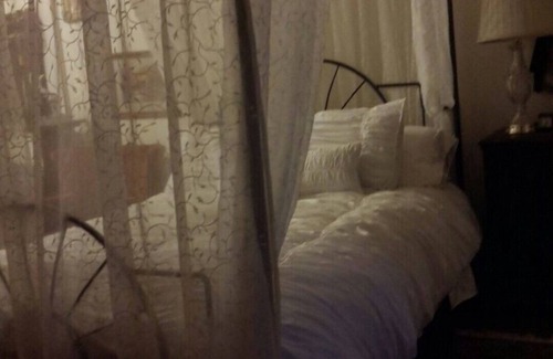 Winamac Cabine | AUSTRIAN ROOM Individual Rental