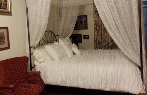 Winamac Cabine | AUSTRIAN ROOM Individual Rental