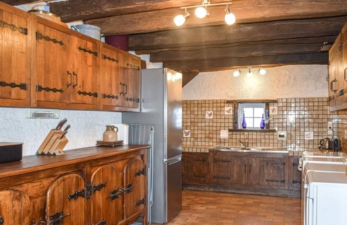 Brigueil-le-Chantre Maison | Authentic and spacious country house in a quiet location of Brigueil-le-Chantre.