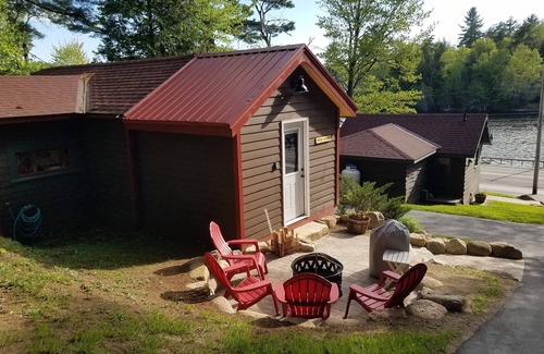 Saranac Lake Cabine | Authentic ADK cabin minutes to Rail Trail, mountains, Lake Placid!