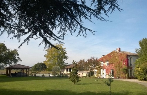 Moulis-en-Medoc Maison | Maison de charme authentique et familiale avec piscine sur un parc de 3600 m² .