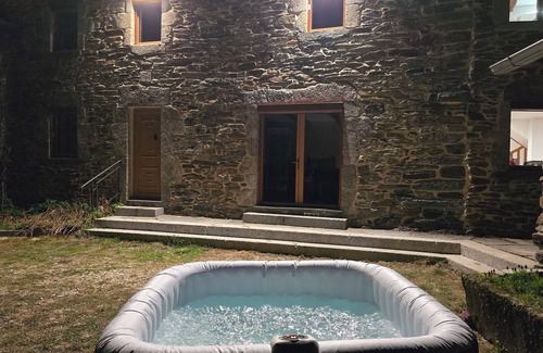 Montpeyroux Maison | Authentic Aubrac farmhouse with Jacuzzi. A change of scenery guaranteed!