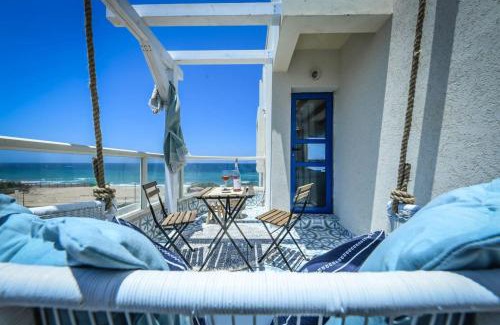 Nahariya Appartement | Authentic Beachfront Apartment by Sea N' Rent