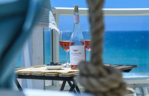 Nahariya Appartement | Authentic Beachfront Apartment by Sea N' Rent