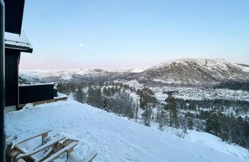 Valle Maison | Authentic Cabin Life With Løefjell View