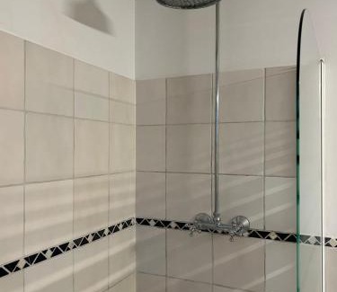 Stadionbuurt Appartement | Authentic Dutch boathouse