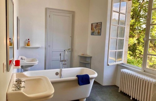 Moulins-le-Carbonnel Autre | Authentic property, 200km from Paris, 14 people and +