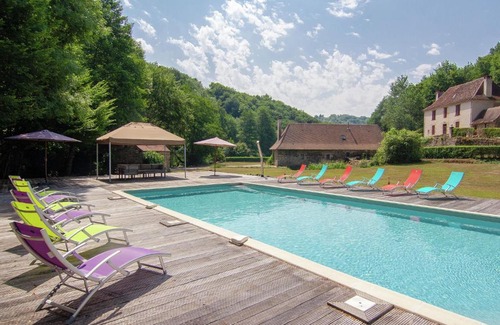 Saint-Medard-d'Excideuil Maison | Authentic farmhouse with heated pool 12x6 close to a river on a beautiful spot