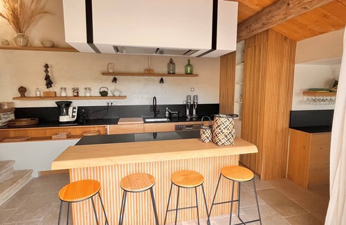 Barjac Maison | Maison de Village proche d'Uzès, vue imprenable, 5* clim