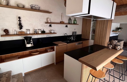 Barjac Maison | Maison de Village proche d'Uzès, vue imprenable, 5* clim