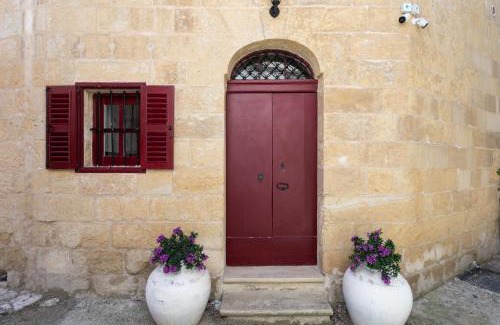 Zejtun Maison | Authentic Maltese 2-bedroom House with Terrace