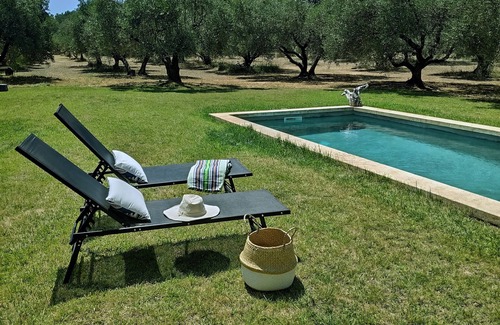 Barbentane Maison | Authentique mazet avec piscine au milieu de 2 hectares d'oliviers