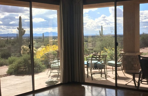 Apache Junction Maison | AUTHENTIC SANTA FE TUSCAN-STYLE VILLA WITH PANORAMIC VIEWS.