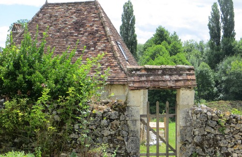 Lamonzie-Montastruc Cottage | Authentique Tour avec piscine, Périgord, Dordogne.