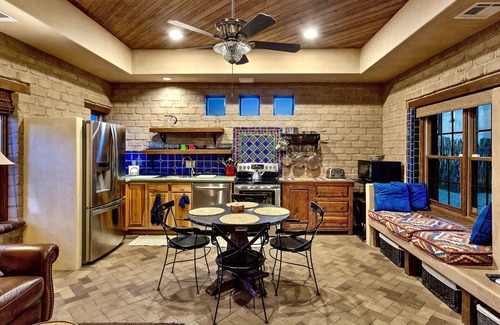 Drexel Heights Maison | Expérience authentique de Tucson: boue Adobe Casita nichée dans un canyon parmi la faune