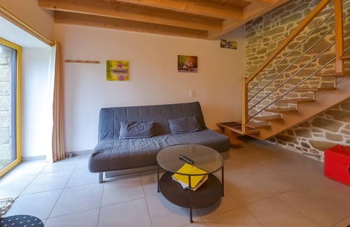 Sulniac Maison | Authenticité et détente à la piscine, en Bretagne Sud