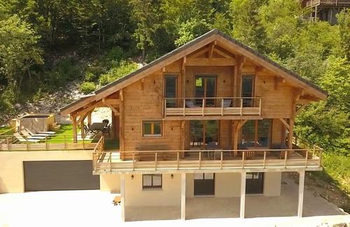 Foncine-le-Haut Chalet De Ski | Authenticité, confort, sport et relaxation