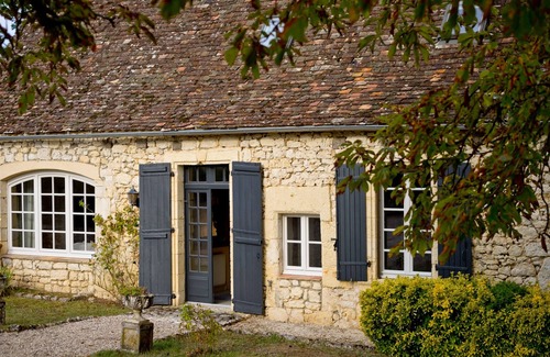 Naussannes Maison | Une belle maison authentique avec un décor moderne. Cuisineluxe, airconditioning