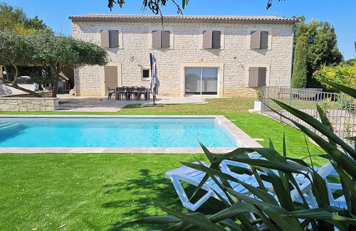 Orgnac-l'Aven Maison | Authentique Bastide en pierre de 200 m² avec piscine chauffée, en Ardèche.