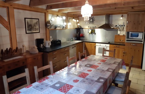 Antignac Maison | AUTHENTIQUE CHALET GRANGE , JARDIN CLÔTURE, A 5 MN DU CENTRE DE LUCHON