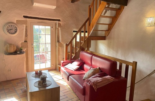 Rousset-les-Vignes Maison | Authentique Maison de Village climatisée en Drôme Provençale