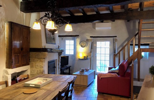 Rousset-les-Vignes Maison | Authentique Maison de Village climatisée en Drôme Provençale