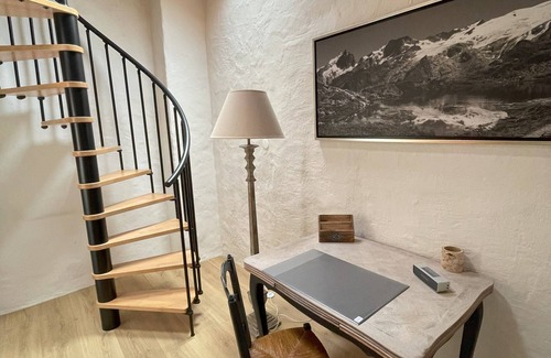 Rousset-les-Vignes Maison | Authentique Maison de Village climatisée en Drôme Provençale