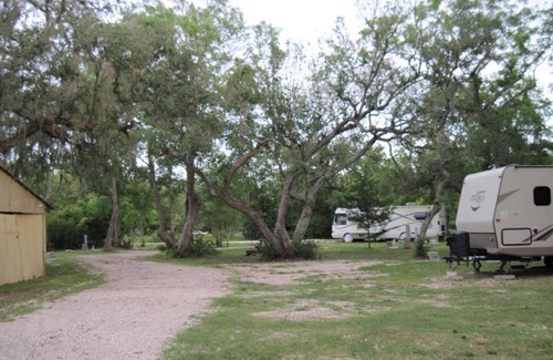 Cedar Lane Maison | Automated RV Space check in at Alexsandrarvpark.com - Full Hook Up Spaces Only