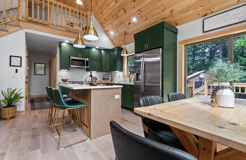 Brownfield Cabine | 4BR/2BA Riverwood Cabin 20mins to N Conway