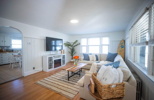 Easton's Point Maison | WINTER BLUES/SUMMER SPIRIT - Our job is to help you to RELAX AND ENJOY!