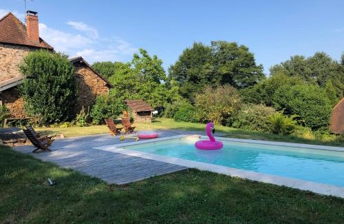 Saint-Paul-la-Roche Maison | Aux Cotés des Chenes Piscine et Nature