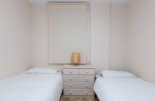 Parque Ayala Appartement | Auxi's Home - Three Bedroom Apartment, Sleeps 5