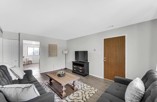 Munster Appartement | AVAIL 10/11/25- NEW 2BED CONDO by Hospital & Chicago