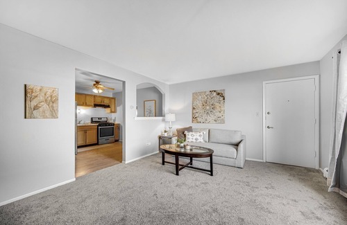 Crown Point Appartement | AVAIL 10/2 - 2 bed/1 bath APT downtown Crown Point