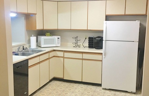 Old Orchard Beach Copropriété | Livre été 2019! 2 BR, 2 salles de bain, 1 mile de la plage et du centre-ville festif