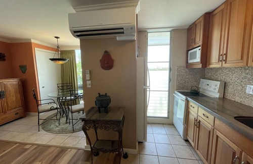 Diamond Head - Kapahulu - St. Louis Appartement | Disponible le 1er avril - Luxe près de la plage, vues avec piscine W / D, WiFi et parking