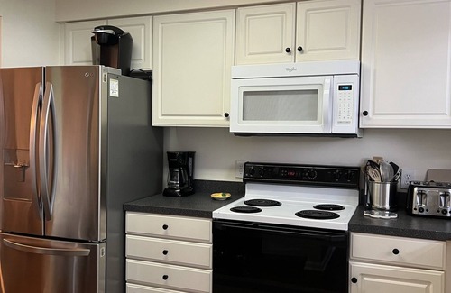 Lewes Maison | Clean & cozy townhome. Easy access to trails & historic Lewes. 5 mins to beach.