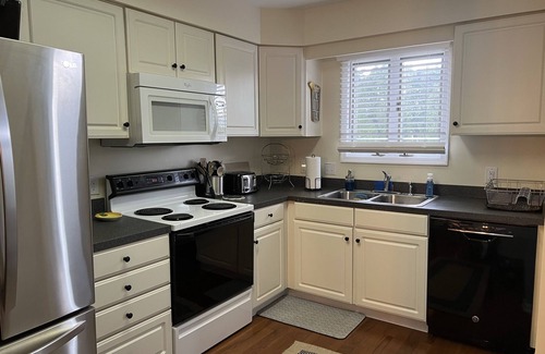 Lewes Maison | Clean & cozy townhome. Easy access to trails & historic Lewes. 5 mins to beach.