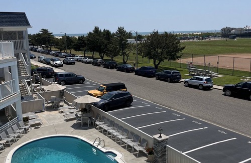 Avalon Copropriété | AVALON BEACH BLOCK! Renovated, Luxury condo W/heated pool steps to everything
